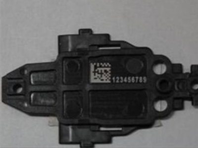 光纖打標(biāo)應(yīng)用實例-汽車、手機(jī)部件打二維碼