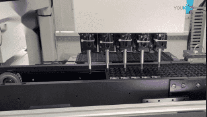 雙抓雙主軸分板機+擺盤系列